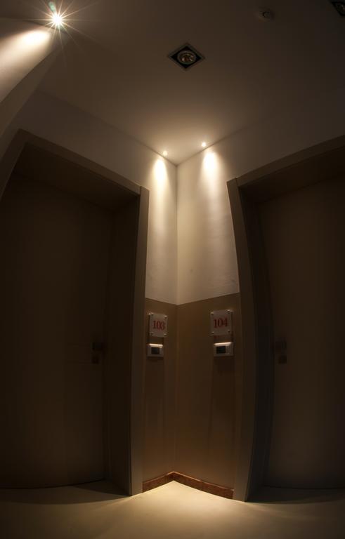 29 Cav Apartments โบลลาเต ภายนอก รูปภาพ